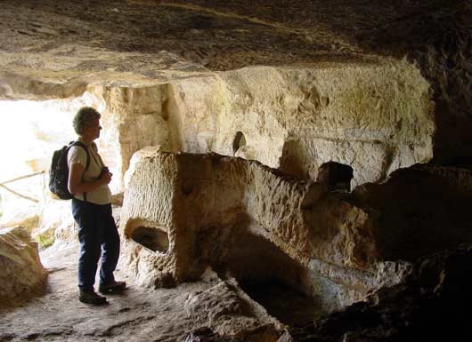 Catacombs at Cava d'Ispica - click to close