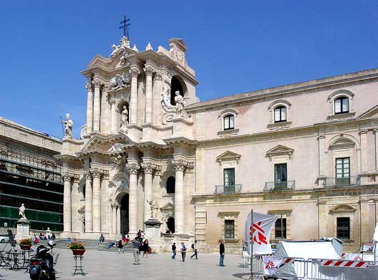 Duomo at Syracusa - click to close