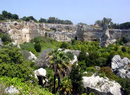 Syracusan quarries where Athenian captives were imprisoned - click to close