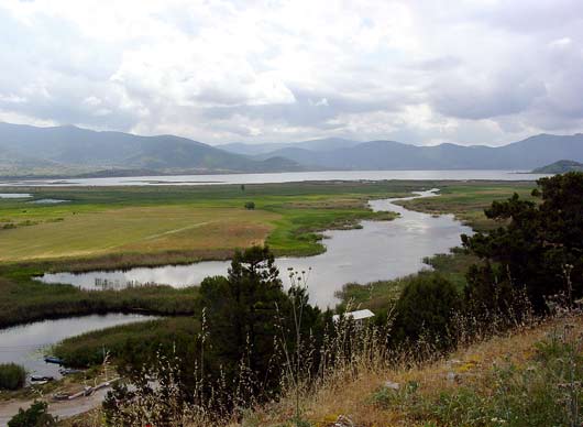 Lake Mikri Prespa - click to close