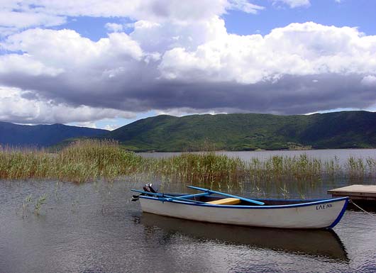 Lake Mikri Prespa - click to close