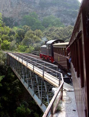 Pilion narrow-gauge railway - click to close