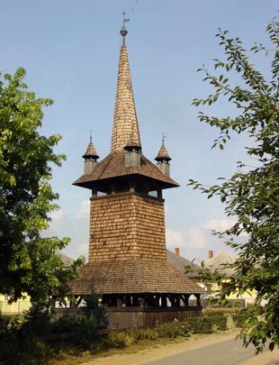 Calvinist bell-tower at Gemsze - click to close
