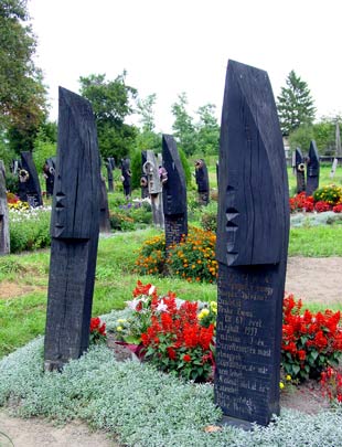 Boat-shaped grave markers, Szatmrcseke - click to close