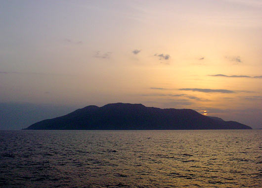 Sunset over Vulcano - click to close
