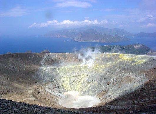 Sulphurous Grand Crater of Vulcano - click to close
